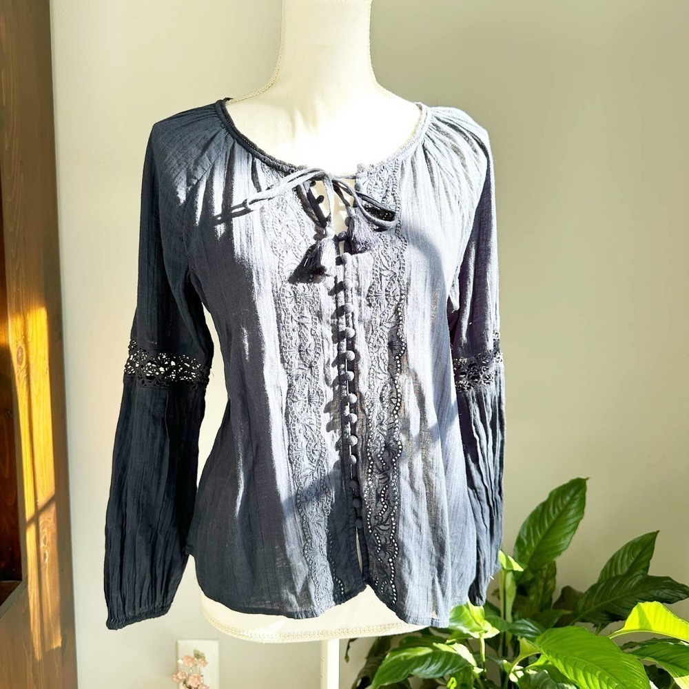 American Eagle Navy Blue Top Blouse Shirt Eyelet detail Size Small